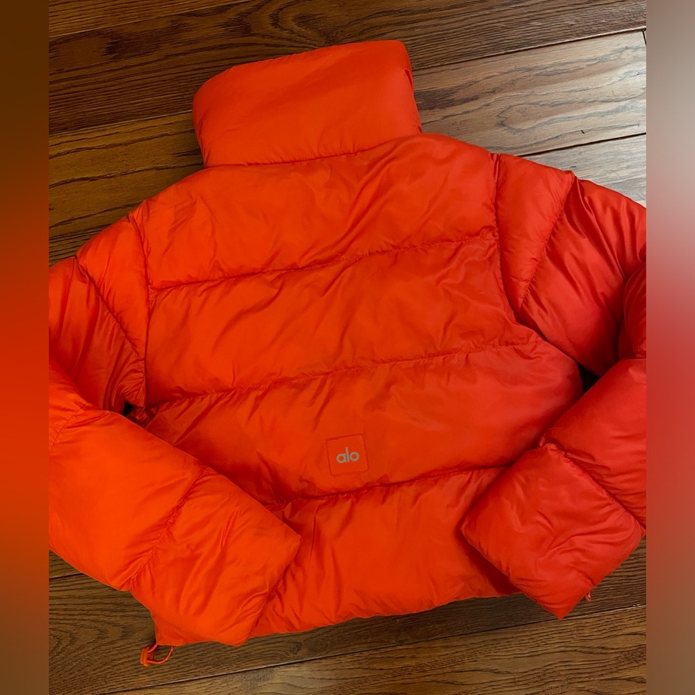 Alo Yoga Cropped Puffer